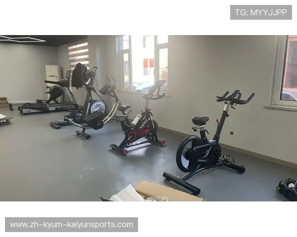 高效燃脂:探索上身健身器材的多样化选择与使用技巧